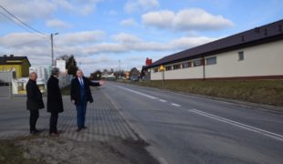 Więcej o: Będzie remont drogi wojewódzkiej przez centrum Gowarczowa